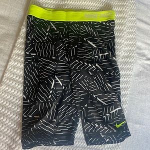 NIKE PRO COMPRESSION
